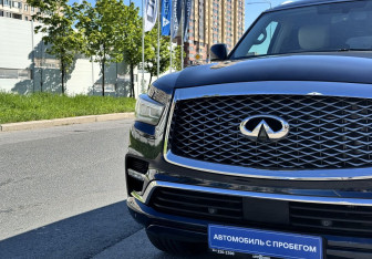Подержанный автомобиль Infiniti QX80 2018 года (5 фото)