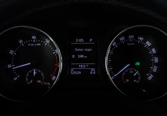 Подержанный автомобиль Skoda Yeti 2015 года (24 фото)