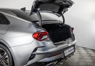 Подержанный автомобиль Kia K5 2020 года (9 фото)