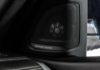 Подержанный автомобиль BMW X6 2015 года (22 фото)