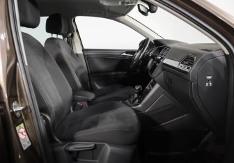 Подержанный автомобиль Volkswagen Tiguan 2018 года (22 фото)