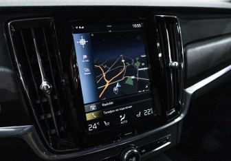 Подержанный автомобиль Volvo V90 Cross Country 2019 года (18 фото)