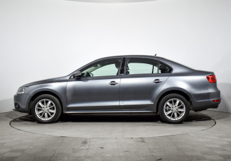 Подержанный автомобиль Volkswagen Jetta Sedan 2014 года (8 фото)