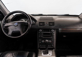Подержанный автомобиль Volvo XC90 2008 года (9 фото)