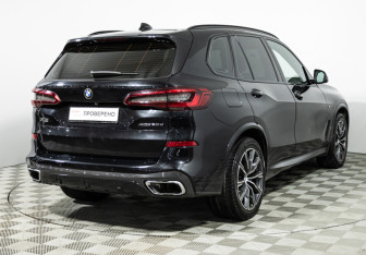 Подержанный автомобиль BMW X5 2019 года (5 фото)