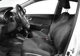 Подержанный автомобиль Kia Rio Sedan 2016 года (10 фото)