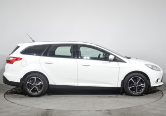 Подержанный автомобиль Ford Focus Wagon 2014 года (4 фото)