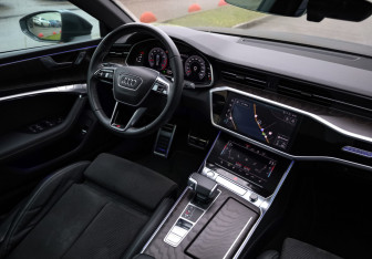 Подержанный автомобиль Audi A7 2018 года (10 фото)