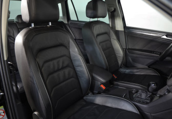 Подержанный автомобиль Volkswagen Tiguan 2020 года (22 фото)