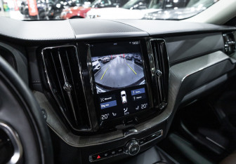 Подержанный автомобиль Volvo XC60 2019 года (18 фото)