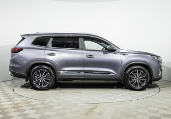 Подержанный автомобиль Chery Tiggo 8 Pro 2023 года (4 фото)