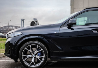 Подержанный автомобиль BMW X6 2024 года (3 фото)
