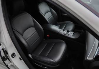 Подержанный автомобиль Infiniti QX50 2018 года (26 фото)