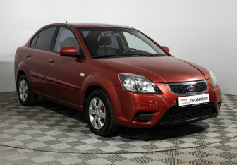 Подержанный автомобиль Kia Rio Sedan 2010 года (3 фото)