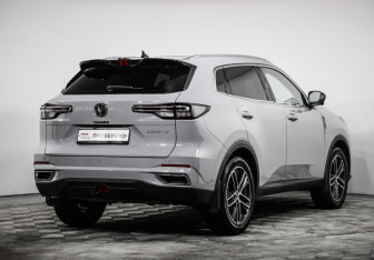 Подержанный автомобиль Changan UNI-S 2024 года (5 фото)