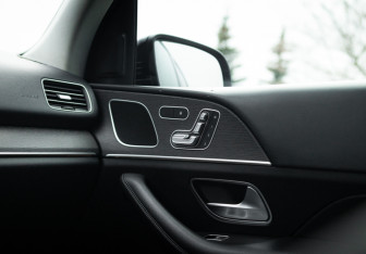 Подержанный автомобиль Mercedes-Benz GLE 2019 года (18 фото)