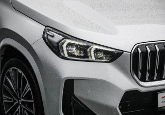 Подержанный автомобиль BMW X1 2024 года (11 фото)