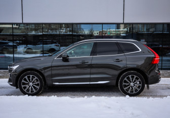 Подержанный автомобиль Volvo XC60 2021 года (8 фото)