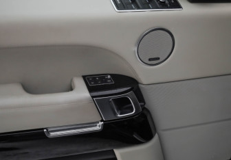 Подержанный автомобиль Land Rover Range Rover 2016 года (28 фото)