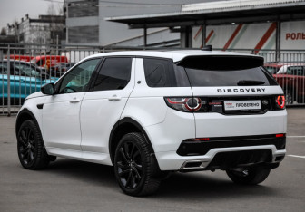 Подержанный автомобиль Land Rover Discovery Sport 2018 года (9 фото)