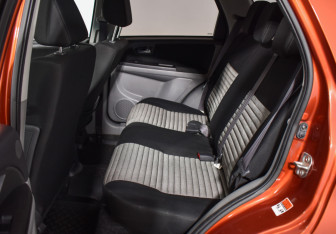 Подержанный автомобиль Suzuki SX4 Hatchback 2011 года (11 фото)