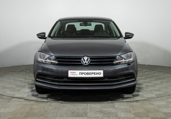 Подержанный автомобиль Volkswagen Jetta Sedan 2016 года (2 фото)