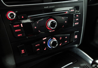 Подержанный автомобиль Audi Q5 2012 года (16 фото)