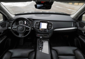 Подержанный автомобиль Volvo XC90 2015 года (11 фото)