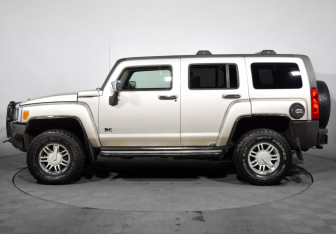 Подержанный автомобиль Hummer H3 Suv 2008 года (8 фото)