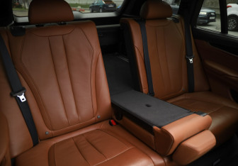 Подержанный автомобиль BMW X5 M 2016 года (36 фото)