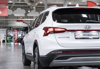 Подержанный автомобиль Hyundai Santa Fe 2020 года (10 фото)