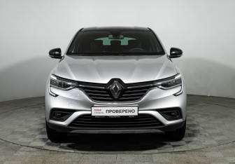 Подержанный автомобиль Renault Arkana 2021 года (2 фото)