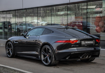 Подержанный автомобиль Jaguar F-Type Coupe 2016 года (11 фото)