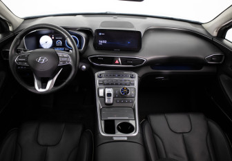 Подержанный автомобиль Hyundai Santa Fe 2021 года (9 фото)