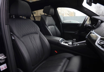 Подержанный автомобиль BMW X6 2020 года (10 фото)