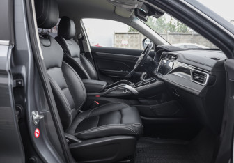 Подержанный автомобиль Geely Atlas Pro 2021 года (25 фото)