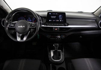 Подержанный автомобиль Kia Cerato Sedan 2021 года (9 фото)
