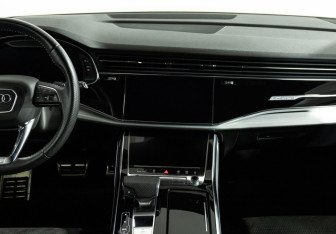 Подержанный автомобиль Audi Q8 2019 года (14 фото)