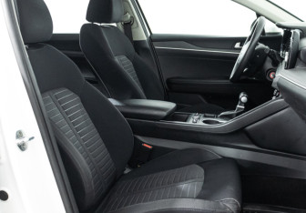 Подержанный автомобиль Kia K5 2020 года (15 фото)