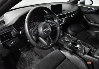 Подержанный автомобиль Audi A5 Liftback 2017 года (10 фото)