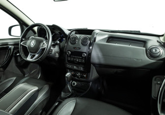 Подержанный автомобиль Renault Duster 2019 года (9 фото)