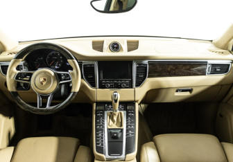 Подержанный автомобиль Porsche Macan 2014 года (13 фото)