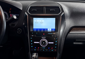 Подержанный автомобиль Ford Explorer 2017 года (18 фото)