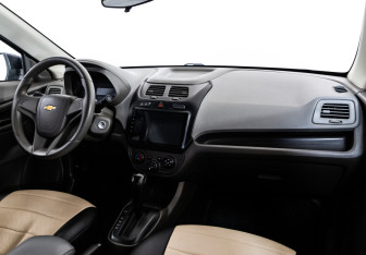 Подержанный автомобиль Chevrolet Cobalt Sedan 2014 года (9 фото)