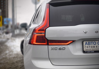 Подержанный автомобиль Volvo XC60 2019 года (8 фото)