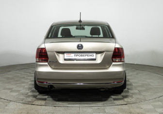 Подержанный автомобиль Volkswagen Polo Sedan 2017 года (6 фото)