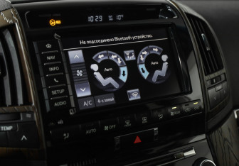 Подержанный автомобиль Toyota Land Cruiser Suv 2014 года (17 фото)