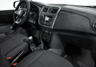 Подержанный автомобиль Renault Logan Sedan 2021 года (13 фото)