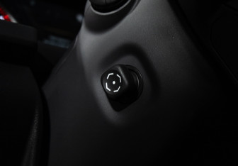 Подержанный автомобиль Toyota Land Cruiser Suv 2021 года (17 фото)