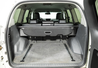 Подержанный автомобиль Toyota Land Cruiser Prado 2013 года (26 фото)